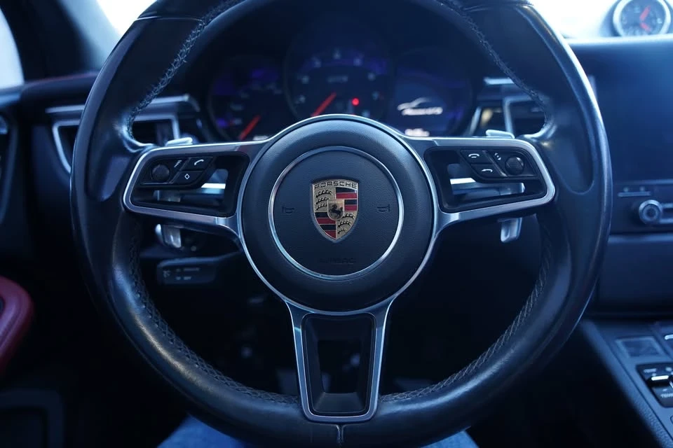 2017 Porsche Macan GTS - Image 14 of 19