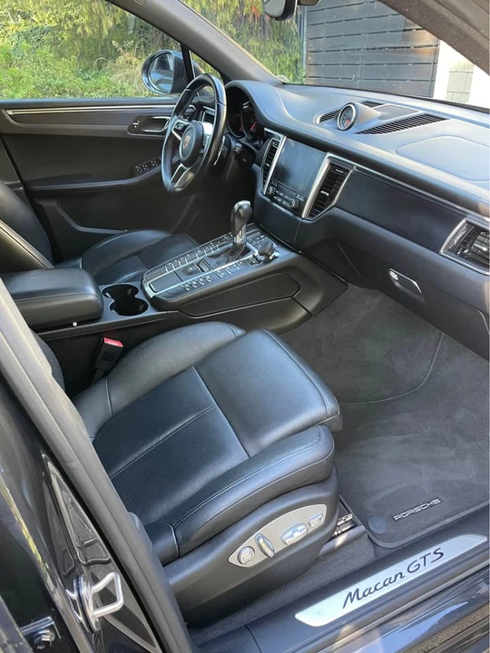2017 Porsche Macan GTS - Image 6 of 10