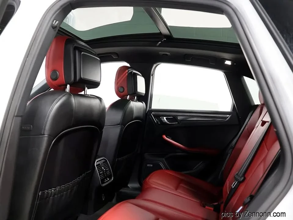 2017 Porsche Macan GTS - Image 9 of 20