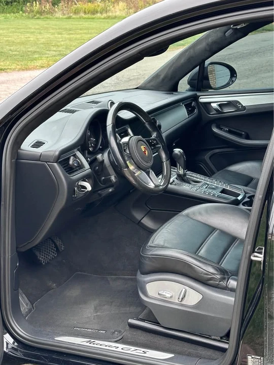 2017 Porsche Macan GTS - Image 9 of 14