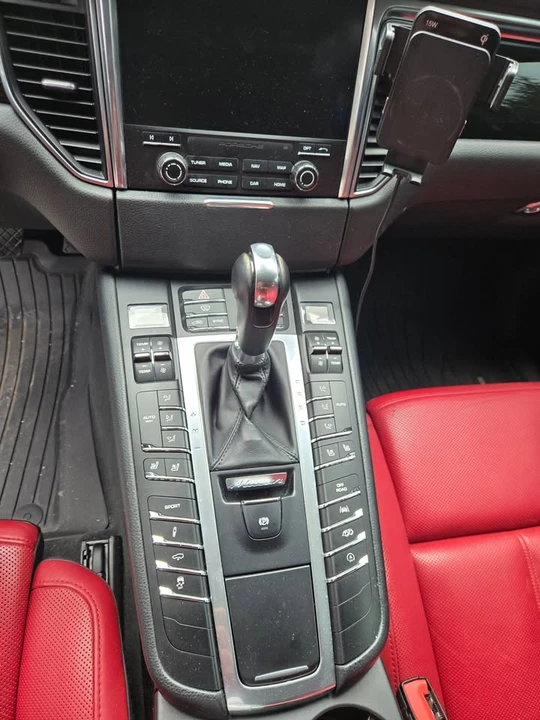 2017 Porsche Macan GTS - Image 4 of 15