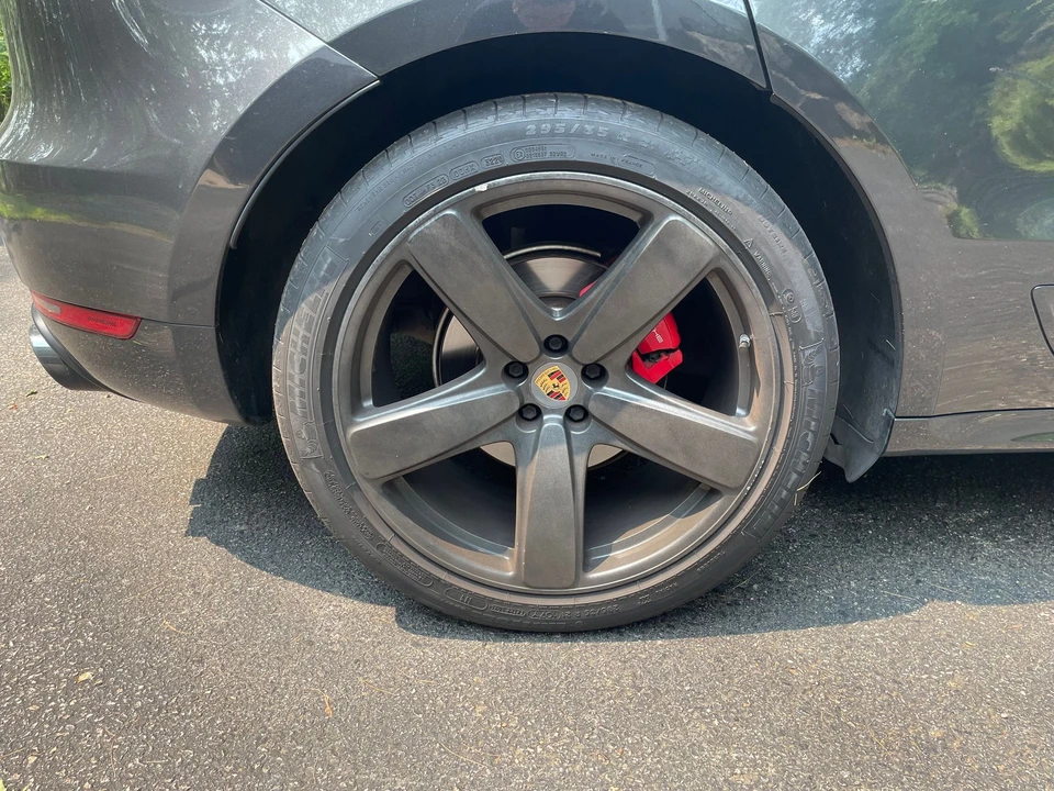 2017 Porsche Macan GTS - Image 11 of 24