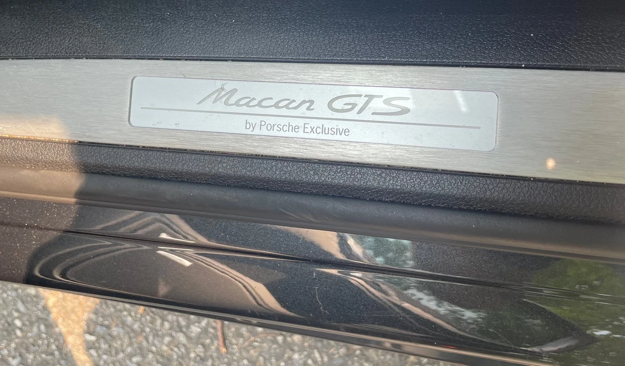 2017 Porsche Macan GTS - Image 22 of 24