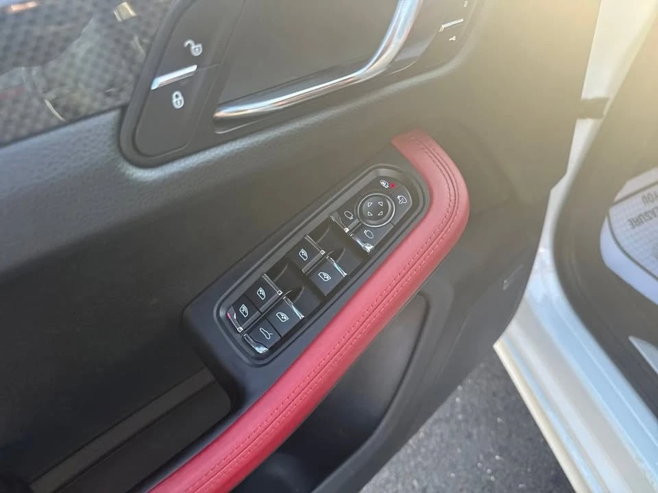 2017 Porsche Macan GTS - Image 16 of 20