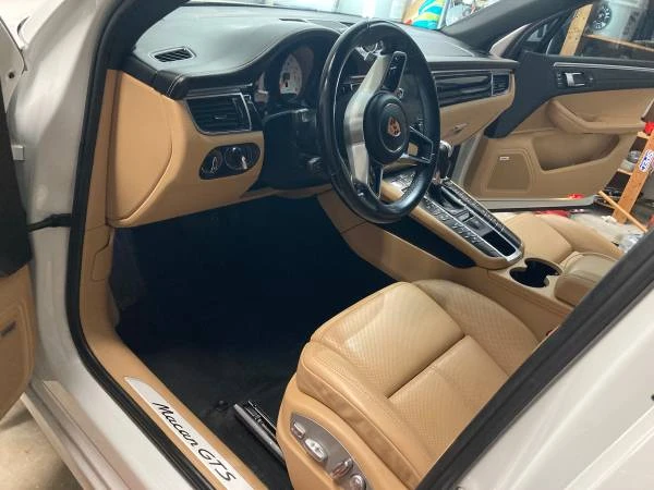 2017 Porsche Macan GTS - Image 5 of 6