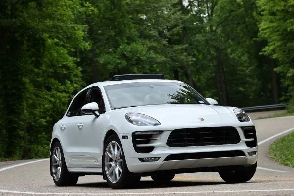 2017 Porsche Macan GTS - Image 4 of 6