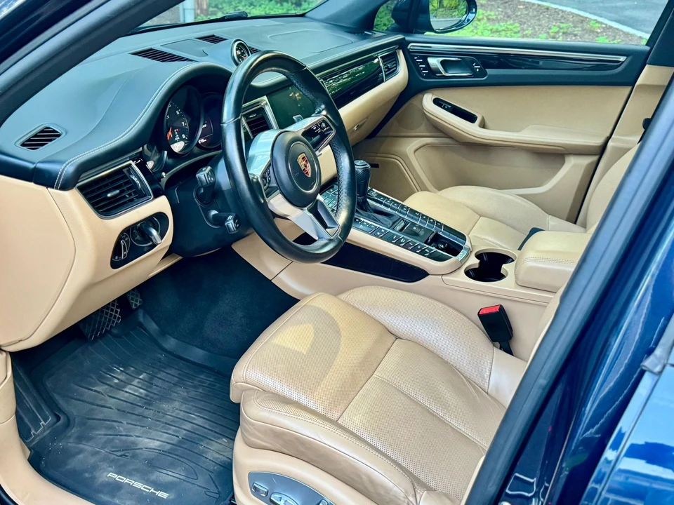 2017 Porsche Macan GTS - Image 24 of 31