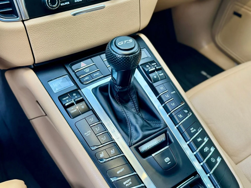 2017 Porsche Macan GTS - Image 22 of 31