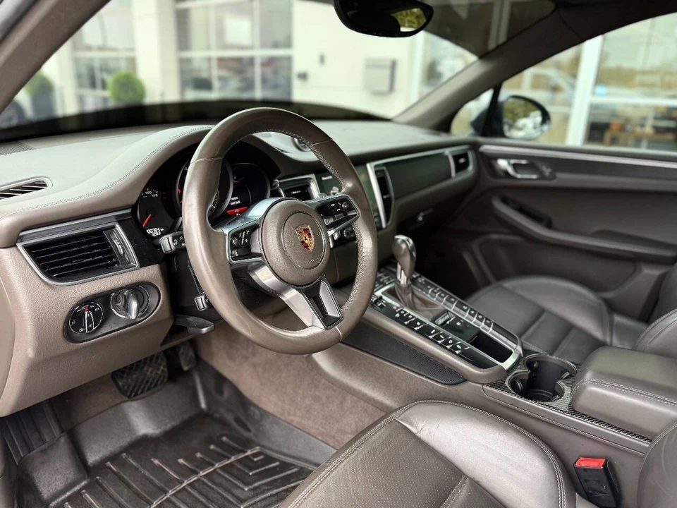 2017 Porsche Macan GTS - Image 8 of 21