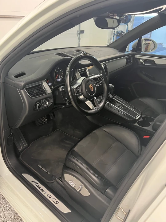 2017 Porsche Macan GTS - Image 8 of 15
