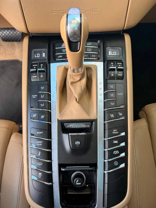2017 Porsche Macan GTS - Image 7 of 10