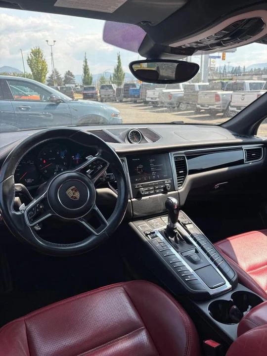 2017 Porsche Macan GTS - Image 7 of 9