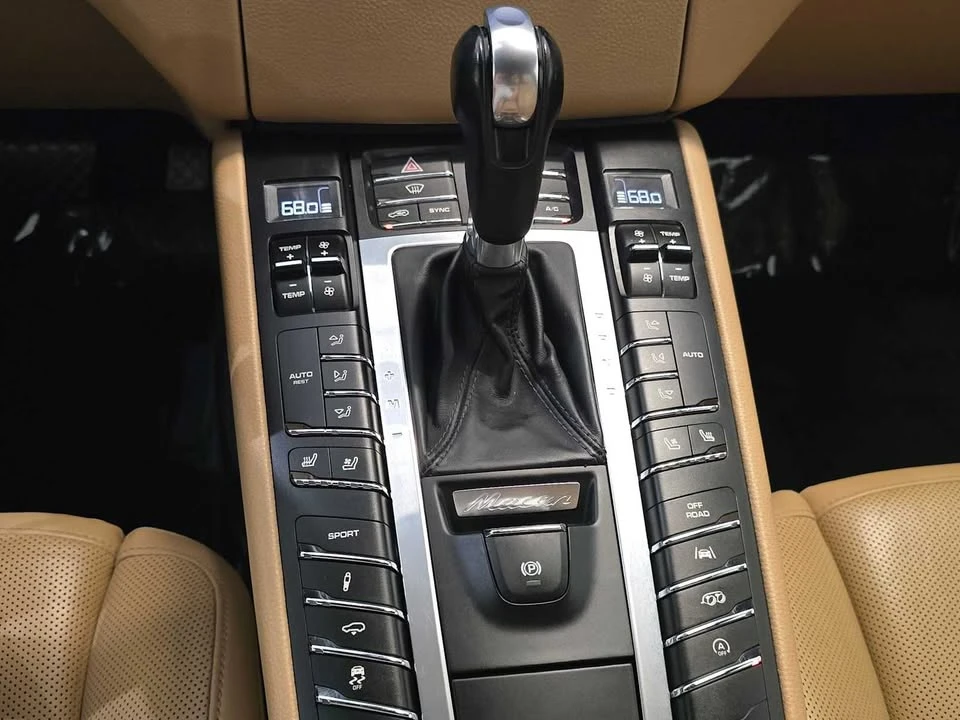 2017 Porsche Macan GTS - Image 12 of 20