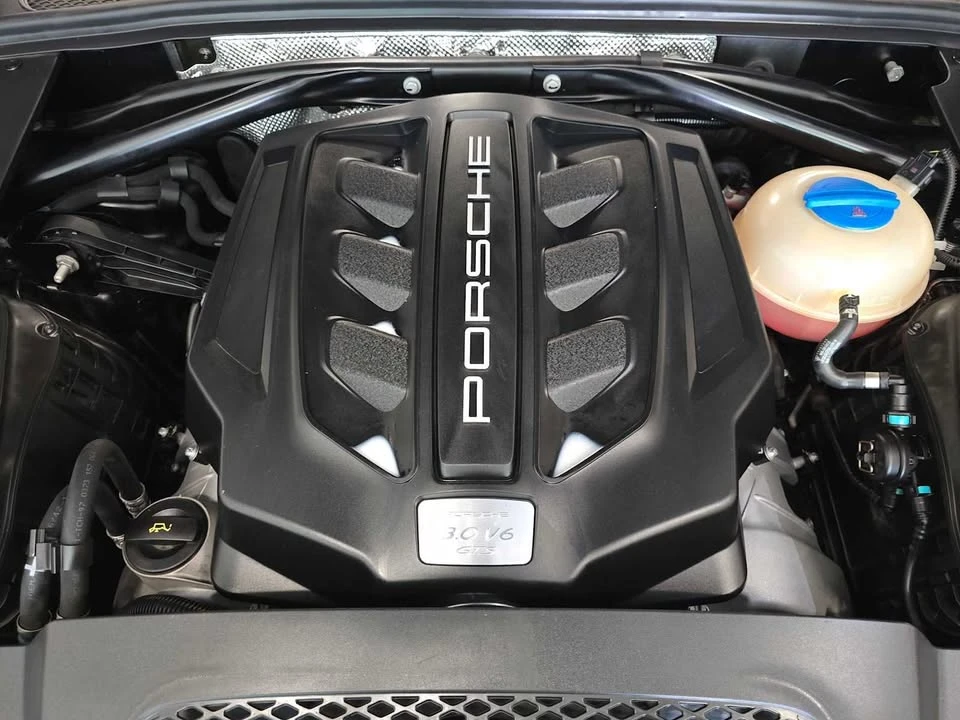 2017 Porsche Macan GTS - Image 17 of 20