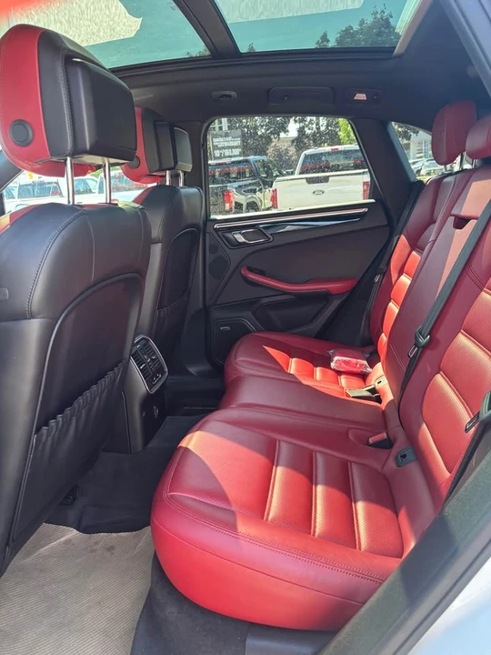 2017 Porsche Macan GTS - Image 7 of 11