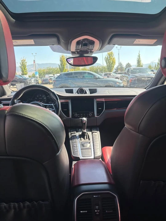 2017 Porsche Macan GTS - Image 8 of 11