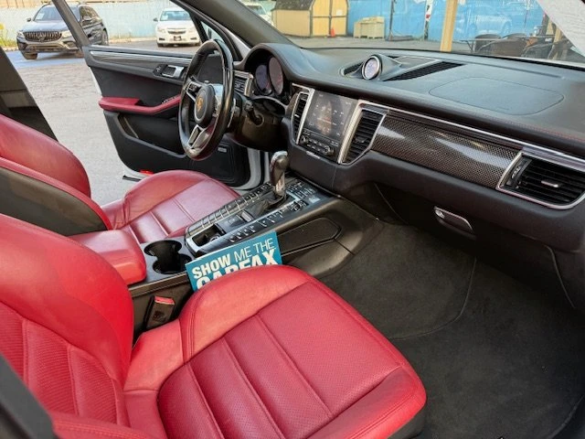 2017 Porsche Macan GTS - Image 10 of 15