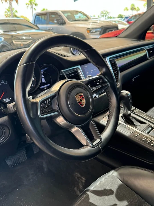 2017 Porsche Macan GTS - Image 9 of 10