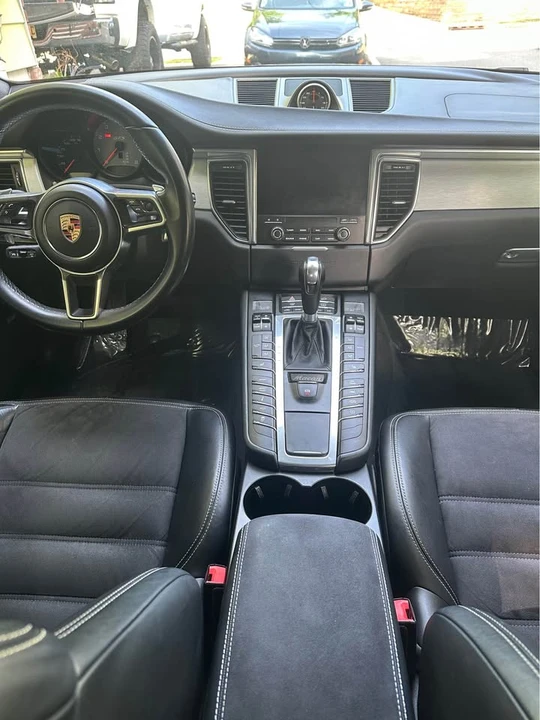 2017 Porsche Macan GTS - Image 5 of 8