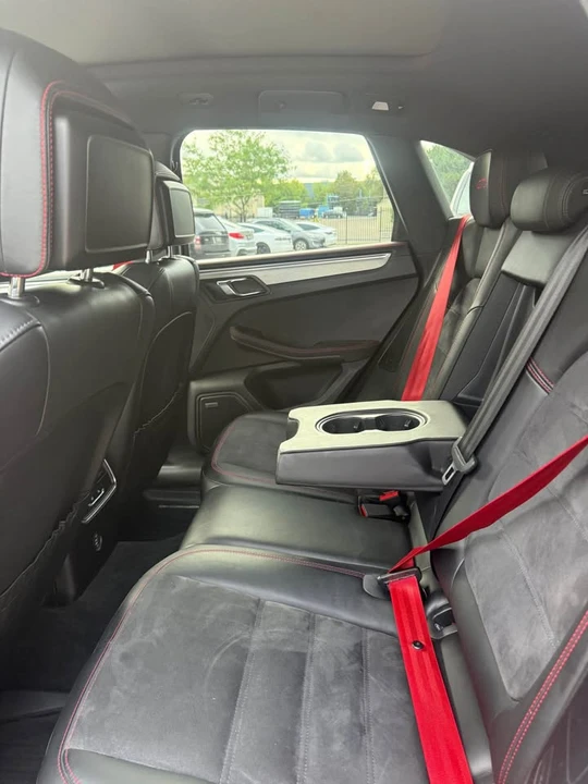 2017 Porsche Macan GTS - Image 12 of 20