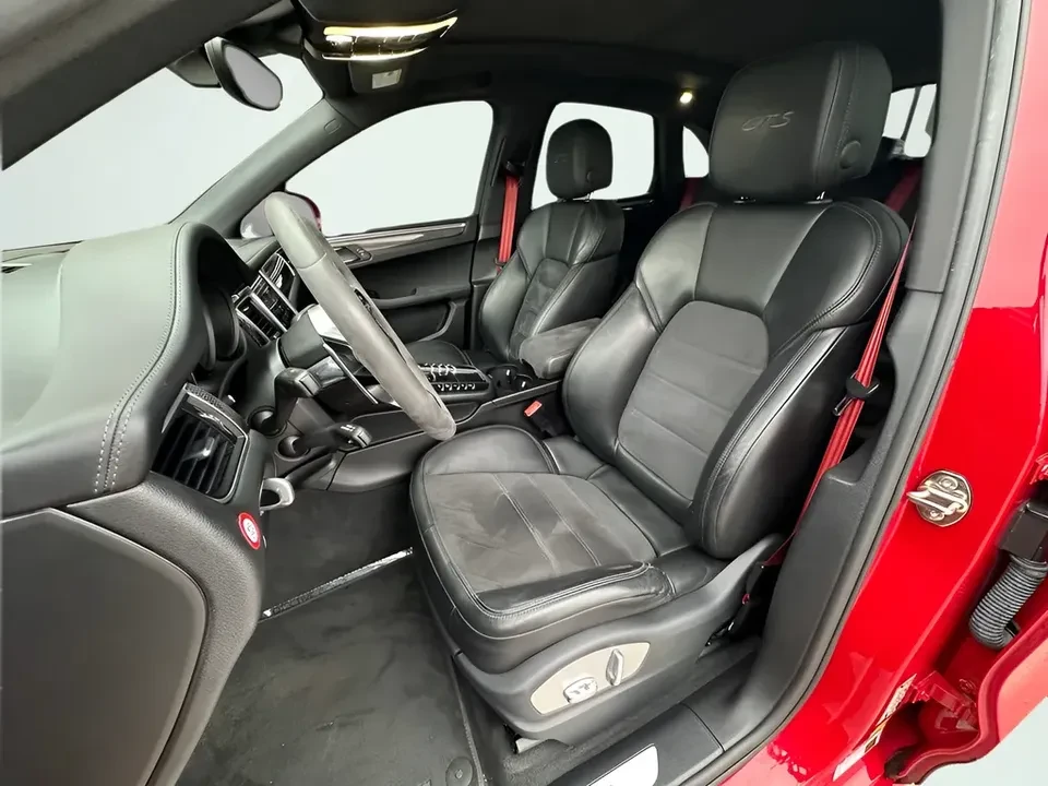 2017 Porsche Macan GTS - Image 18 of 20