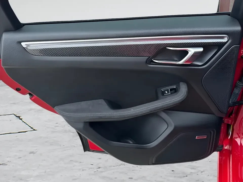2017 Porsche Macan GTS - Image 19 of 20