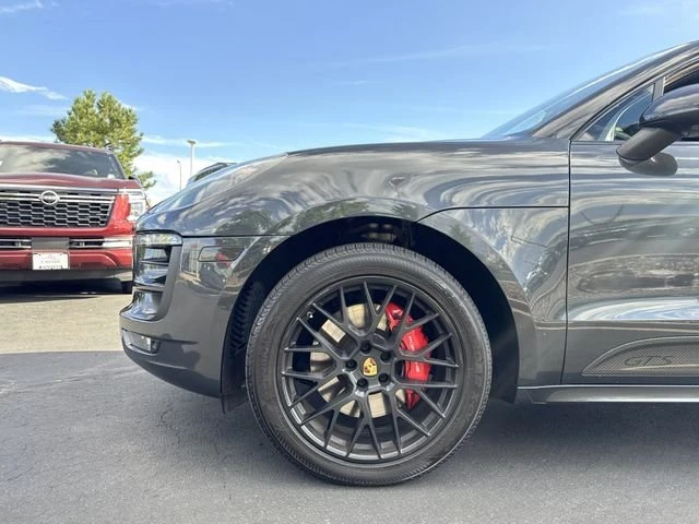 2017 Porsche Macan GTS - Image 14 of 15