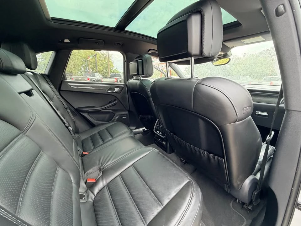2017 Porsche Macan GTS - Image 8 of 9