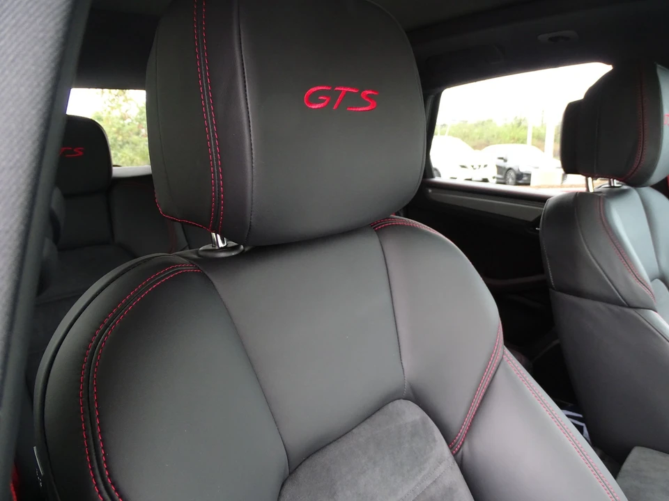 2017 Porsche Macan GTS - Image 4 of 16