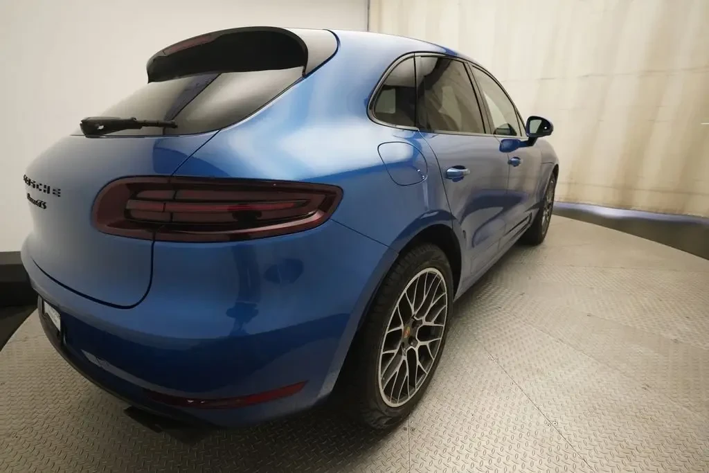 2017 Porsche Macan GTS - Image 5 of 8