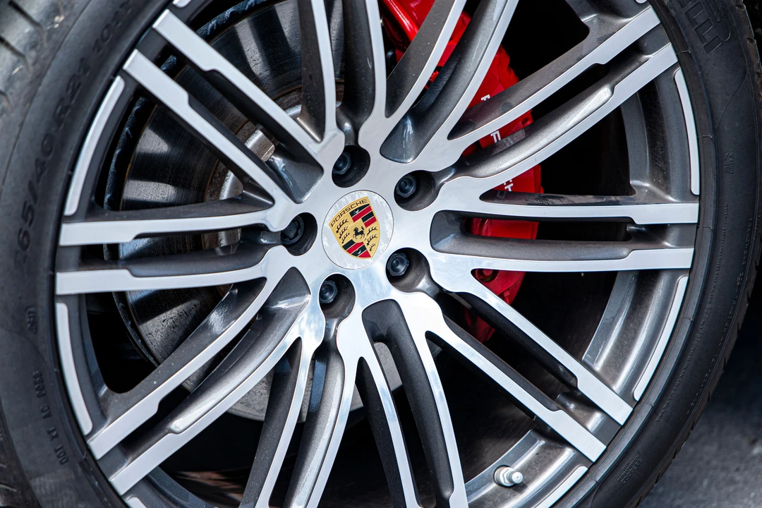 2017 Porsche Macan GTS - Image 5 of 18