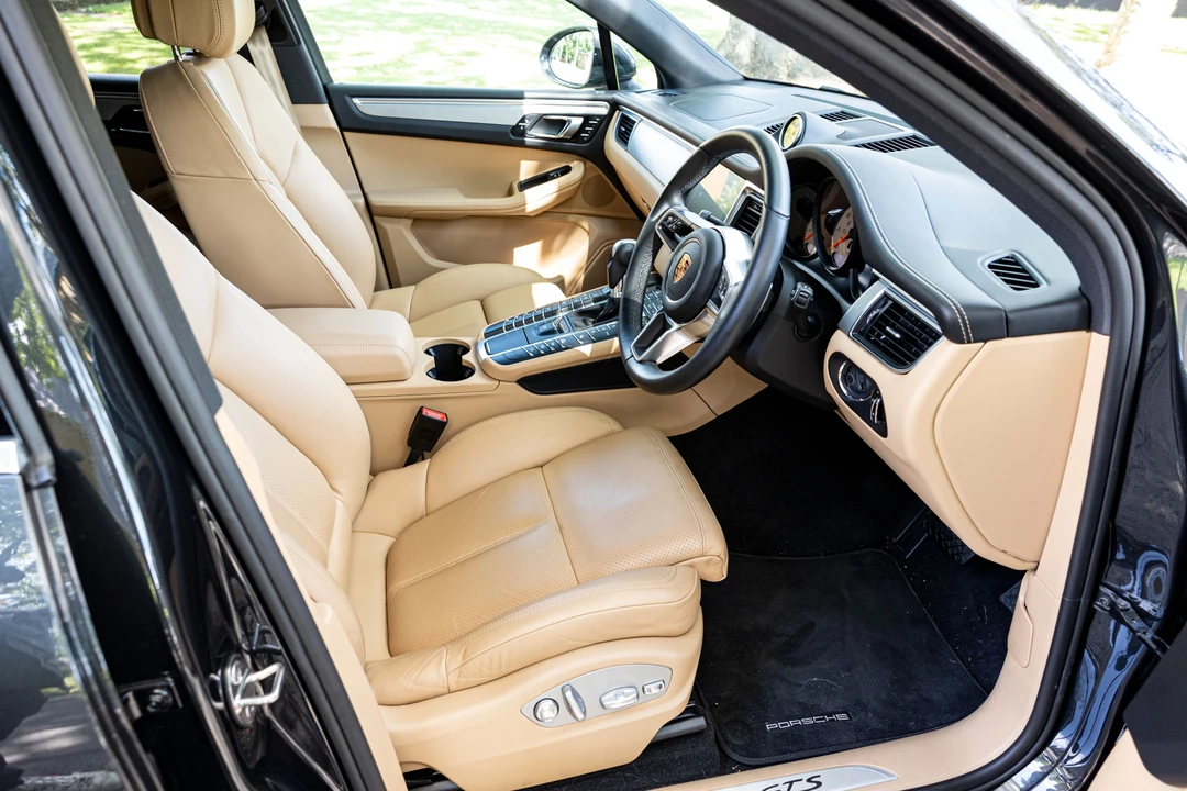 2017 Porsche Macan GTS - Image 14 of 18