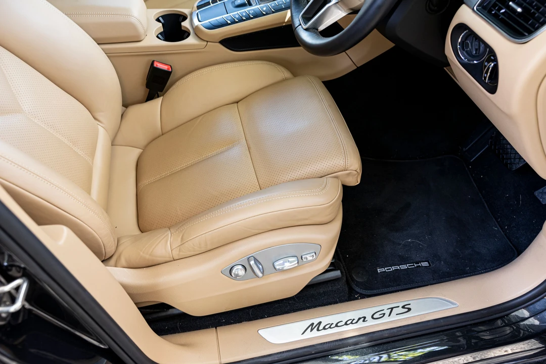 2017 Porsche Macan GTS - Image 12 of 18