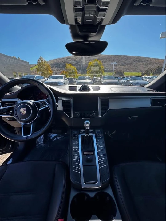 2017 Porsche Macan GTS - Image 4 of 5