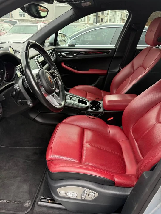2017 Porsche Macan GTS - Image 10 of 17