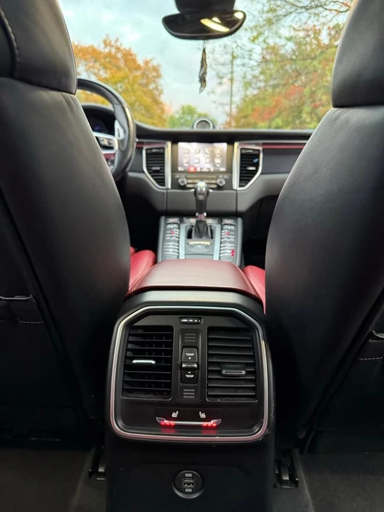 2017 Porsche Macan GTS - Image 18 of 20
