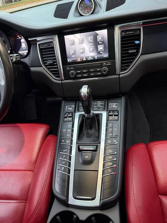 2017 Porsche Macan GTS - Image 19 of 20