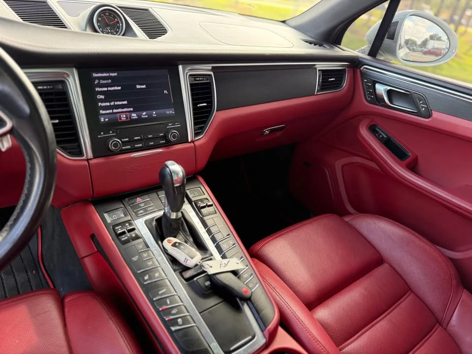 2017 Porsche Macan GTS - Image 14 of 15