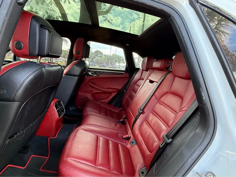 2017 Porsche Macan GTS - Image 8 of 15