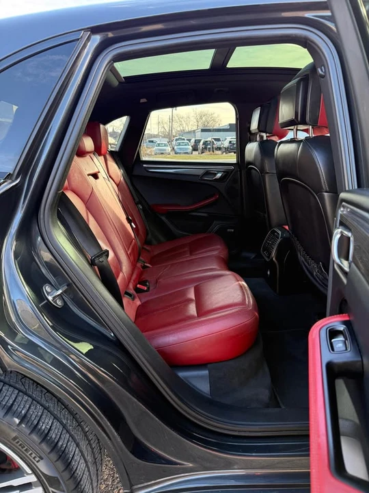 2017 Porsche Macan GTS - Image 11 of 20