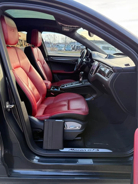 2017 Porsche Macan GTS - Image 9 of 20