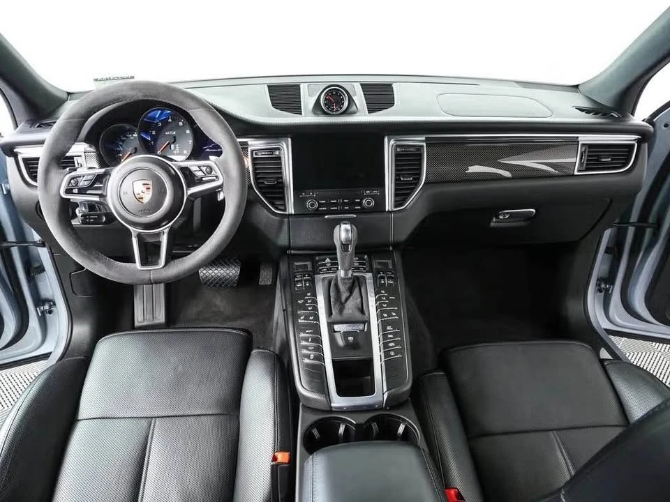 2017 Porsche Macan GTS - Image 8 of 11