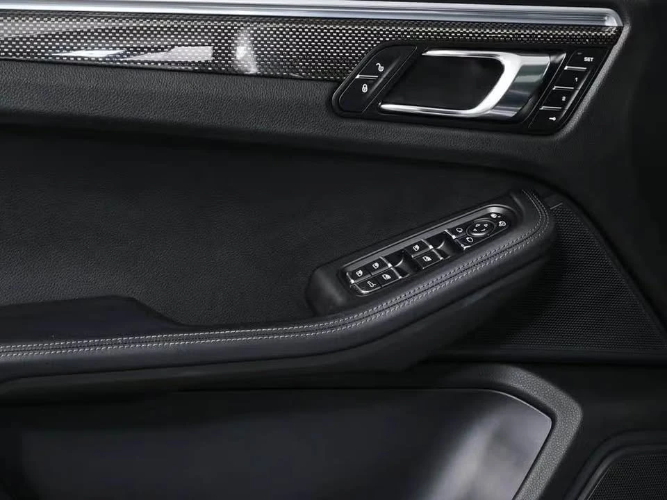 2017 Porsche Macan GTS - Image 5 of 11