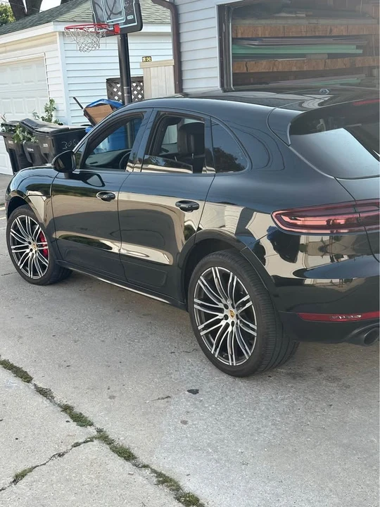 2017 Porsche Macan GTS - Image 5 of 9