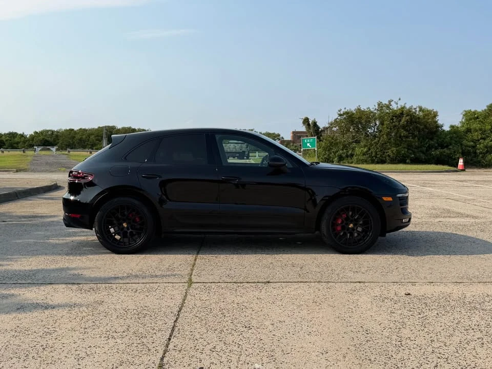 2017 Porsche Macan GTS - Image 8 of 19