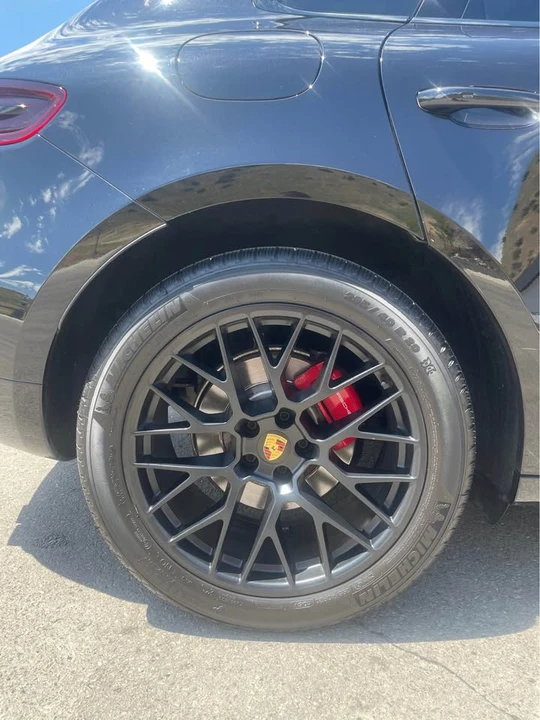 2017 Porsche Macan GTS - Image 9 of 16