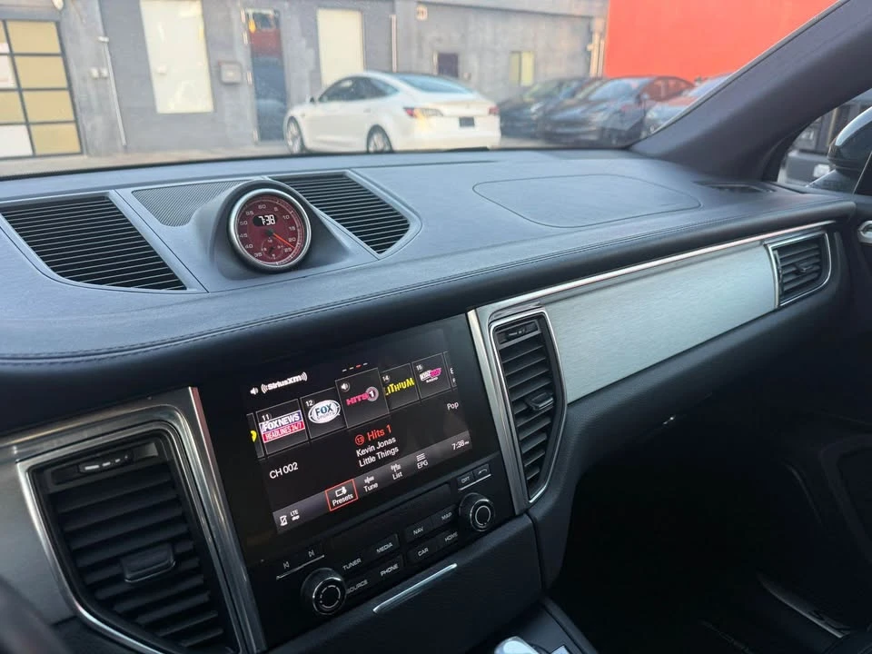 2017 Porsche Macan GTS - Image 11 of 20