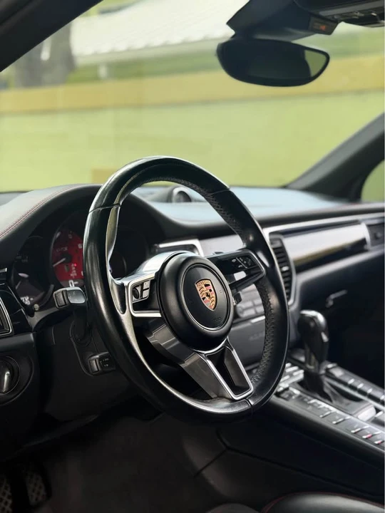 2017 Porsche Macan GTS - Image 10 of 15