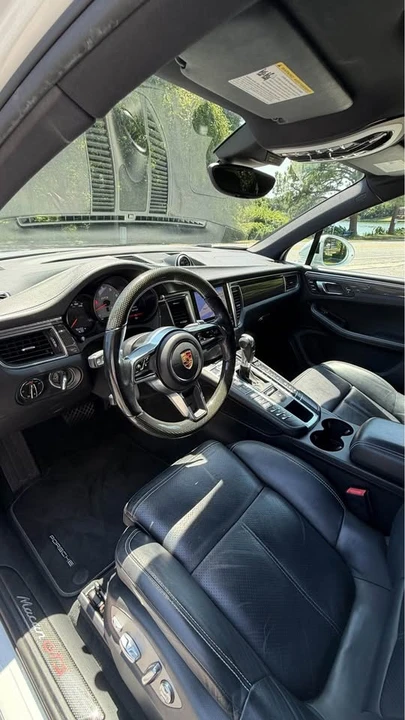 2017 Porsche Macan GTS - Image 17 of 19