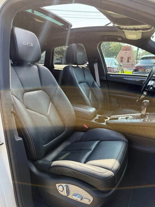 2017 Porsche Macan GTS - Image 13 of 17